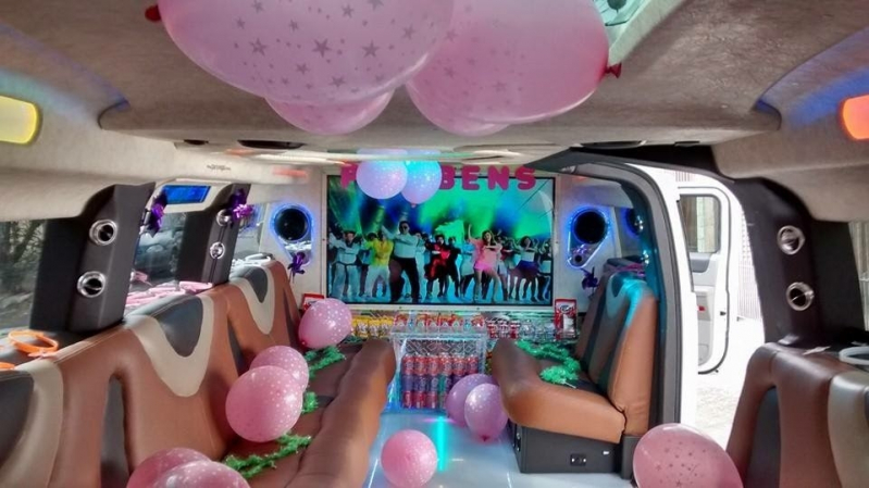 Aluguel de Limousine de Aniversário Debutante