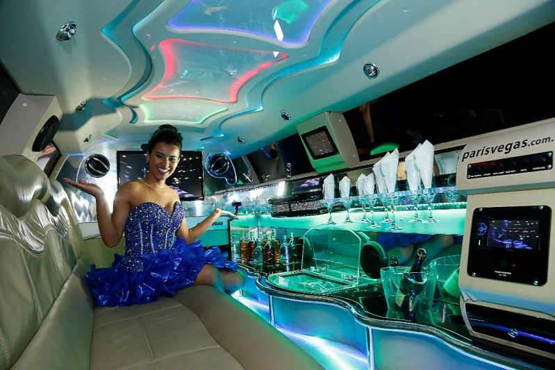 Aluguel de Limousine para Festa Debutante