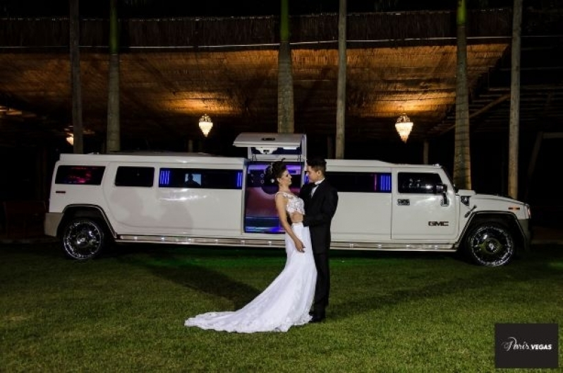 Limousine Luxo Branca para Noivas