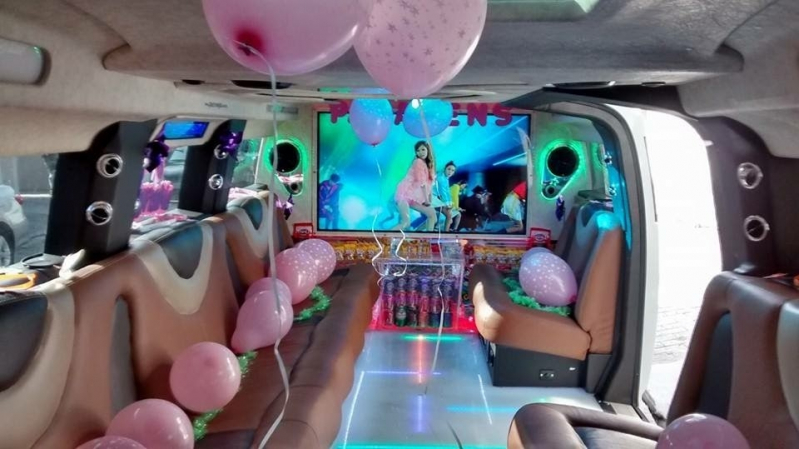 Aluguel de Limousine de Aniversário Debutante Butantã - Aluguel de Limousine de Aniversario 15 Anos