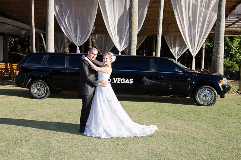 Aluguel de Limousine para Casamento Vila Morumbi - Aluguel Limousine Cor de Rosa