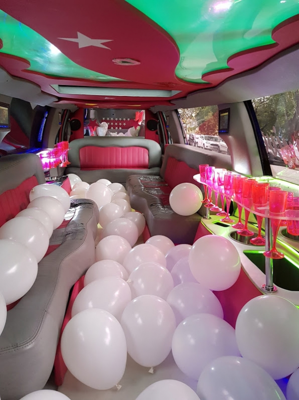 Aluguel de Limousine Rosa de Festa Aclimação - Aluguel de Limousine para Festa Casamento